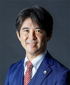 久保　以明 氏